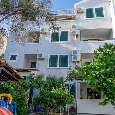 Apartman Zenta Petrovac Eksteriør billede